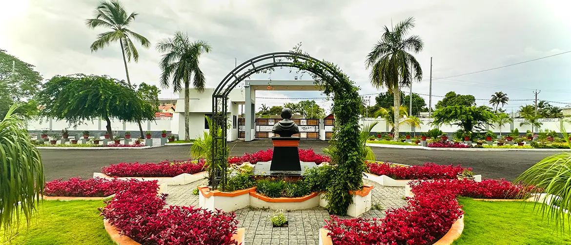 Carmel Polytechnic College — Entrance